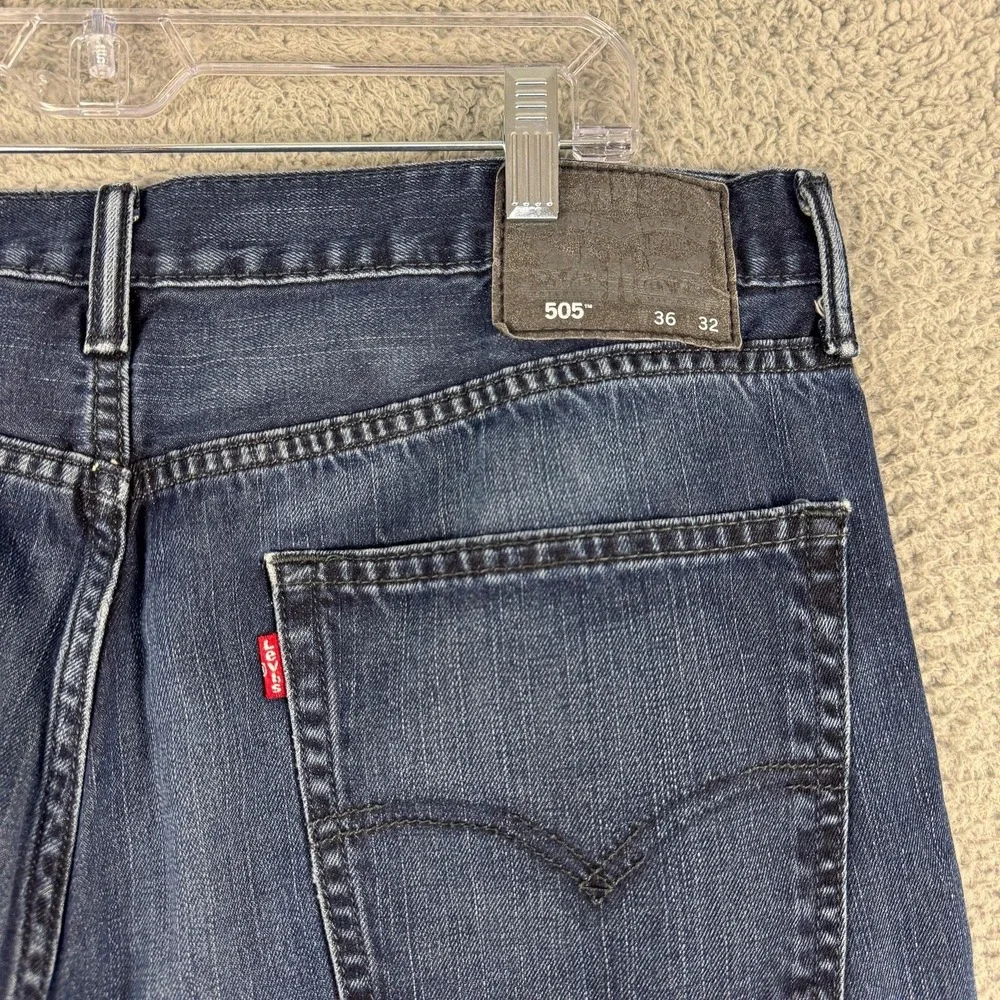 Levis 505 Jeans Mens 36 Blue Denim Straight‎ Leg Medium Wash Classic Work 36x31